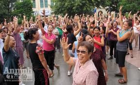 Laughter Yoga keeps your spirits high - ảnh 1